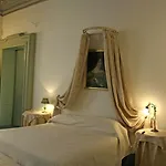 A Palazzo Fermo