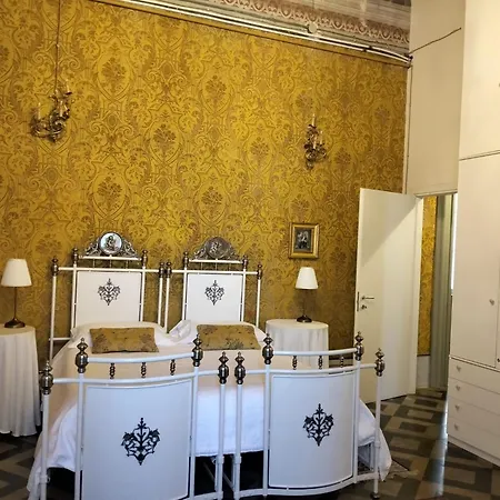 A Palazzo בית הארחה 4*